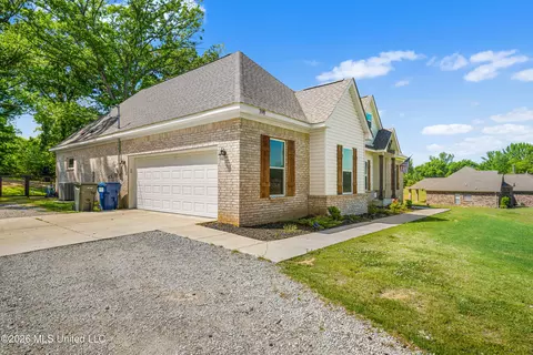 Exterior - 398 Moore Loop, Byhalia, MS 38611 photo 2 of 4
