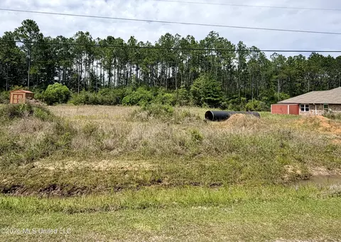 10348 Shady Pine Dr, Vancleave, MS 39565