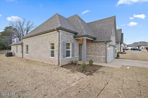 13866 Jack Thomas Blvd, Olive Branch, MS 38654 photo 2