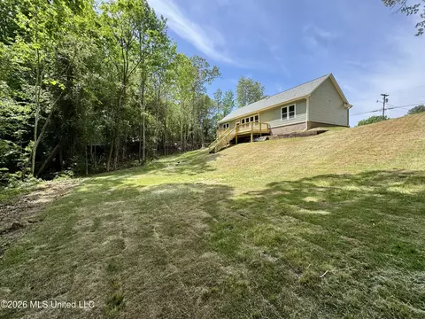 Exterior - 8780 E Thunderbird Dr, Hernando, MS 38632 photo 7 of 10