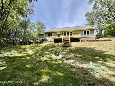 Exterior - 8780 E Thunderbird Dr, Hernando, MS 38632 photo 6 of 10