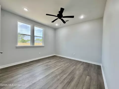 Bedroom - 8780 E Thunderbird Dr, Hernando, MS 38632 photo 3 of 4