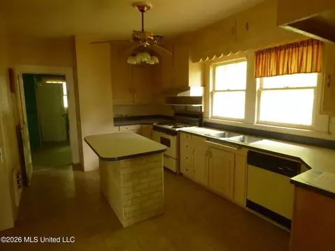Kitchen - 500 Poplar St, Summit, MS 39666 photo 1 of 2