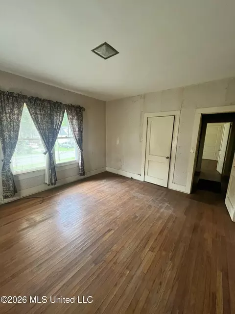 Bedroom - 500 Poplar St, Summit, MS 39666 photo 3 of 3