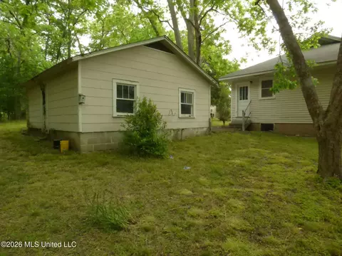 Exterior - 500 Poplar St, Summit, MS 39666 photo 1 of 3