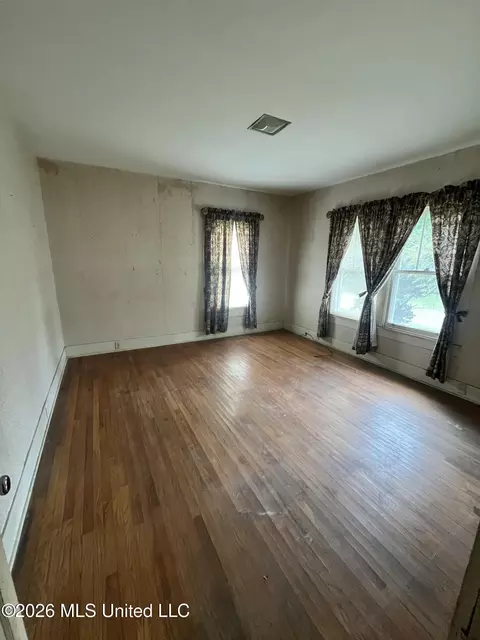 Bedroom - 500 Poplar St, Summit, MS 39666 photo 2 of 3