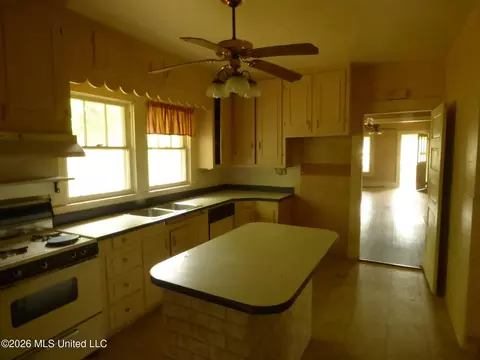 Kitchen - 500 Poplar St, Summit, MS 39666 photo 2 of 2