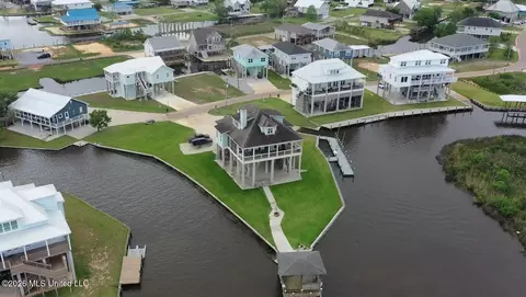 11399 Texas St, Bay Saint Louis, MS 39520