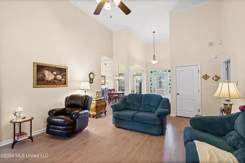 Entry Way - 905 Gates St, Hernando, MS 38632 photo 1 of 1