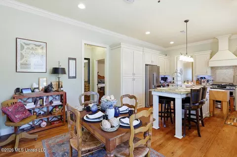 Dining - 600 Bauxite Cv, Brandon, MS 39047 photo 2 of 2