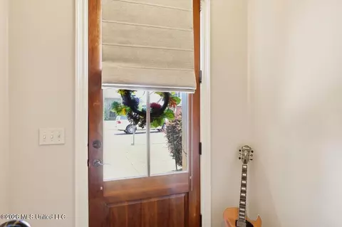 Entry Way - 600 Bauxite Cv, Brandon, MS 39047 photo 2 of 2
