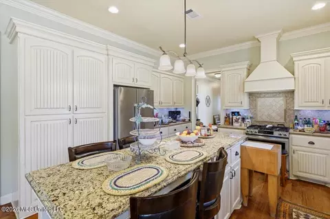 Kitchen - 600 Bauxite Cv, Brandon, MS 39047 photo 4 of 4
