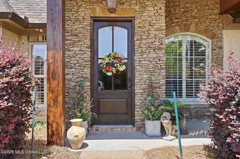 Entry Way - 600 Bauxite Cv, Brandon, MS 39047 photo 1 of 2