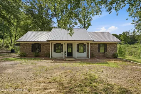 1710 Piggtown Rd, Lena, MS 39094