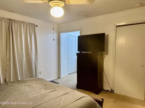 Bedroom - 109 N Meadow Rd, Natchez, MS 39120 photo 4 of 5