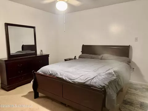 Bedroom - 109 N Meadow Rd, Natchez, MS 39120 photo 3 of 5