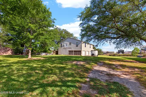 11548 Bayou View Dr, Bay Saint Louis, MS 39520