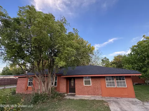 401 Third St, Bay Saint Louis, MS 39520