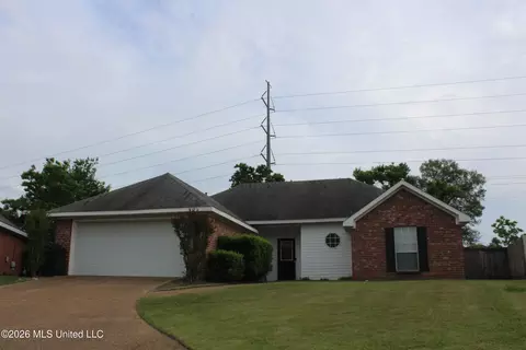1010 Riverwood Cv, Pearl, MS 39208