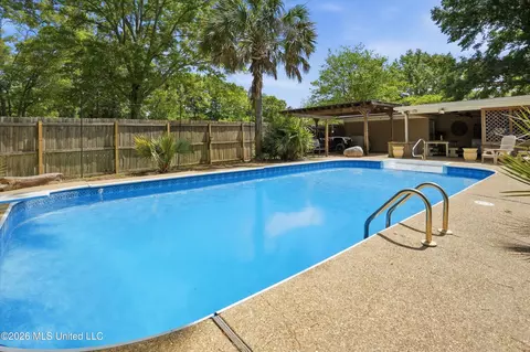 Exterior - 100 Crimson Ln, Brandon, MS 39042 photo 8 of 8