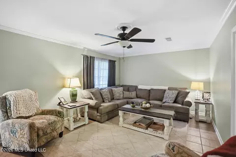 Living - 100 Crimson Ln, Brandon, MS 39042 photo 1 of 1