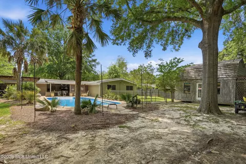 Exterior - 100 Crimson Ln, Brandon, MS 39042 photo 6 of 8