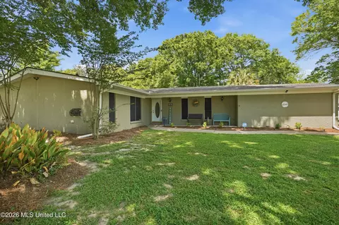 100 Crimson Ln, Brandon, MS 39042