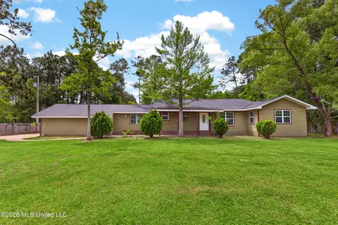 13291 Larkin Dr, Biloxi, MS 39532
