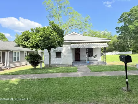 126 N Chestnut St, Mccomb, MS 39648