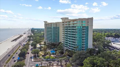 2230 Beach Dr #404, Gulfport, MS 39507