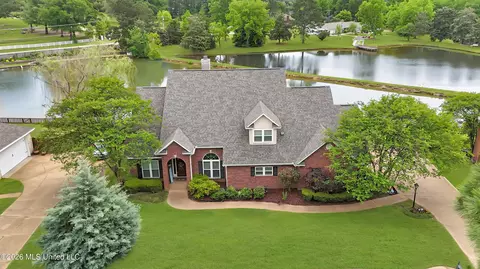 107 Oakhurst Dr, Clinton, MS 39056