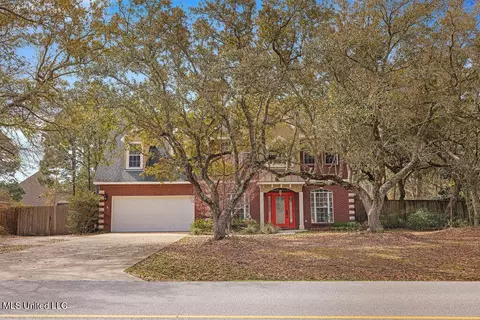 1516 Shelby Ln, Ocean Springs, MS 39564
