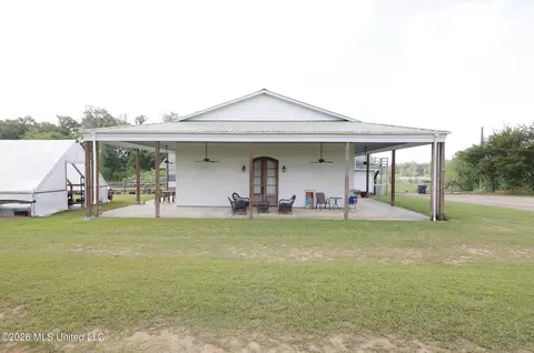 3052 C D Rayborn Rd, Jayess, MS 39641