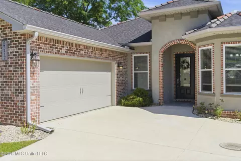 Exterior - 87112 Highpoint Dr, Diamondhead, MS 39525 photo 9 of 11