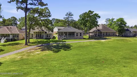 Exterior - 87112 Highpoint Dr, Diamondhead, MS 39525 photo 10 of 11
