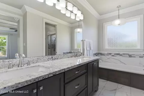 Bath - 87112 Highpoint Dr, Diamondhead, MS 39525 photo 1 of 7