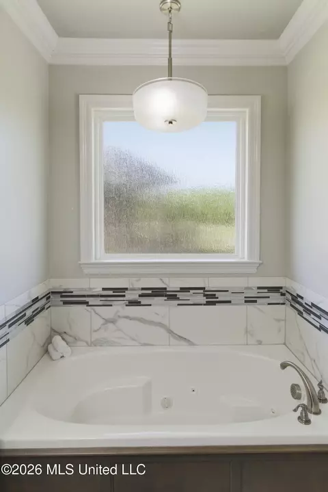 Bath - 87112 Highpoint Dr, Diamondhead, MS 39525 photo 3 of 7