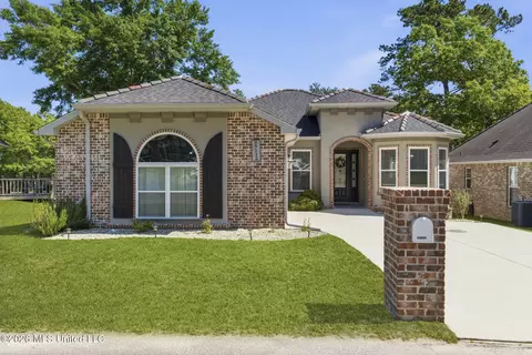 Exterior - 87112 Highpoint Dr, Diamondhead, MS 39525 photo 8 of 11