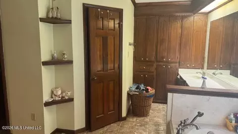 Other - 116 Meadowview Dr, Brandon, MS 39047 photo 7 of 16