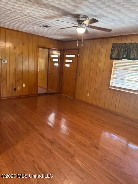 Living - 80 Nolan Rd, Benton, MS 39039 photo 1 of 2