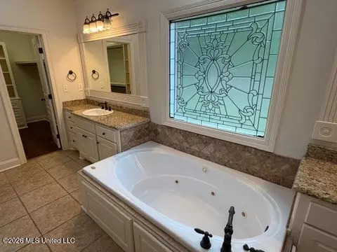 Bath - 273 Cornerstone Dr, Brandon, MS 39042 photo 4 of 7