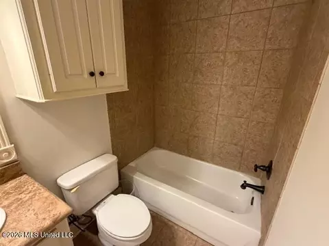 Bath - 273 Cornerstone Dr, Brandon, MS 39042 photo 7 of 7