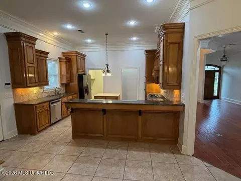 Kitchen - 273 Cornerstone Dr, Brandon, MS 39042 photo 5 of 5
