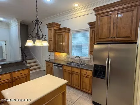 Kitchen - 273 Cornerstone Dr, Brandon, MS 39042 photo 3 of 5