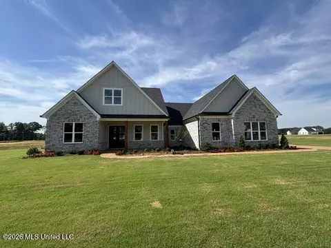1701 Tributary Dr, Hernando, MS 38632