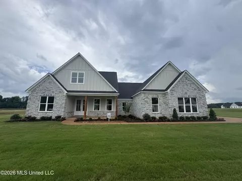 1701 Tributary Dr, Hernando, MS 38632