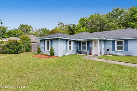415 Old Spanish Trl, Waveland, MS 39576