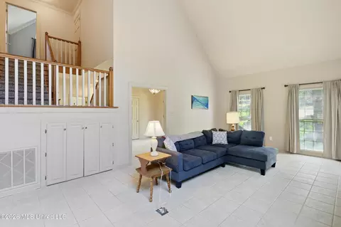 Living - 9 Avery Cir, Jackson, MS 39211 photo 1 of 4