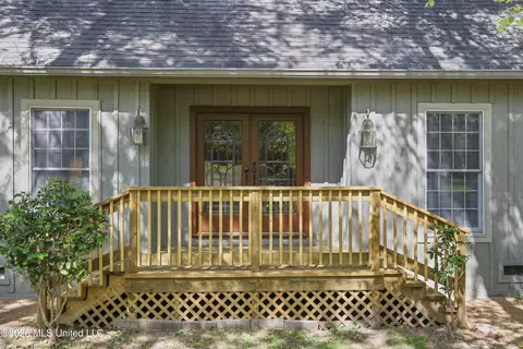 Exterior - 9 Avery Cir, Jackson, MS 39211 photo 3 of 11