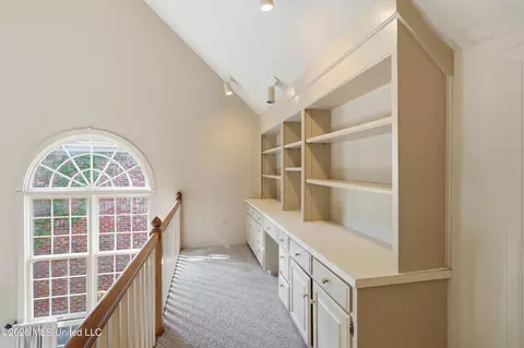 Entry Way - 9 Avery Cir, Jackson, MS 39211 photo 3 of 3